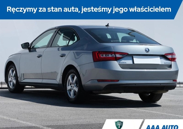 Skoda Superb cena 72000 przebieg: 159872, rok produkcji 2019 z Dobrzany małe 254